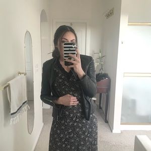 🎵2/$15 Black Floral Mid-length Dress